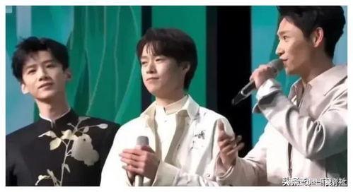 娱乐圈吃瓜爆料背景图,揭秘吃瓜背后的真相与秘密 第2张 娱乐圈吃瓜爆料背景图,揭秘吃瓜背后的真相与秘密 第2张